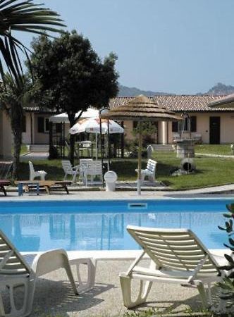 Hotel Giannina ฟอร์ลิมโปโปลี ภายนอก รูปภาพ
