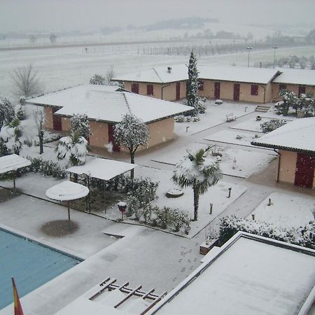 Hotel Giannina ฟอร์ลิมโปโปลี ภายนอก รูปภาพ