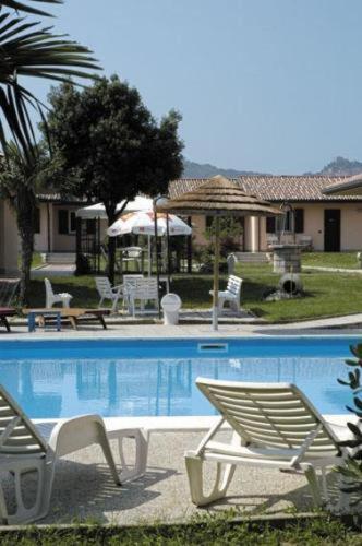 Hotel Giannina ฟอร์ลิมโปโปลี ภายนอก รูปภาพ