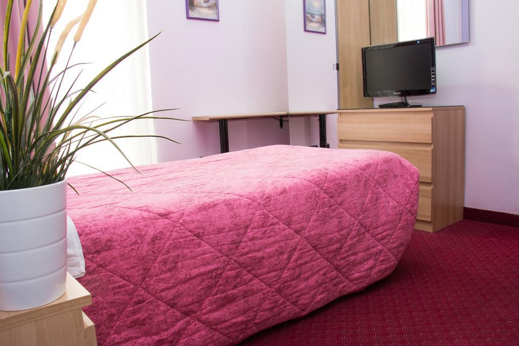 Hotel Giannina ฟอร์ลิมโปโปลี ภายนอก รูปภาพ